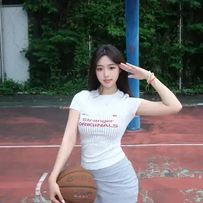 丁芳